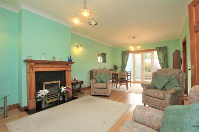 27A Rydal Road lounge 1.JPG