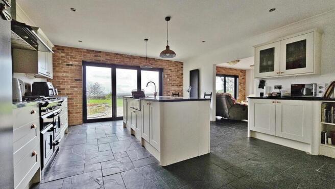 Kitchen/Breakfast Room