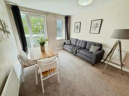 10, Royal Court, Queen Marys Avenue, Watford WD18 7JN