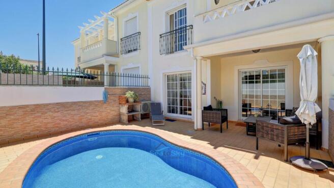 2 bedroom home with private pool