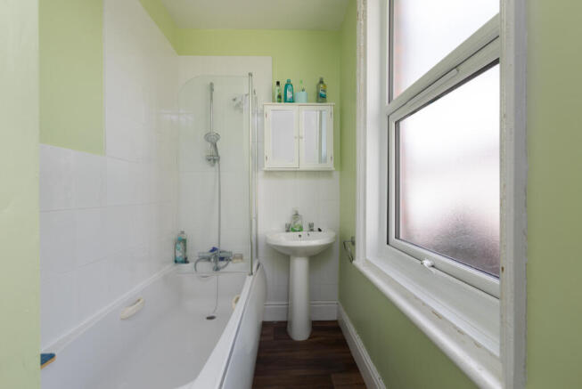 3 bed Flat for sale Image 9