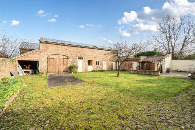 4 bed Detached for sale Image 8