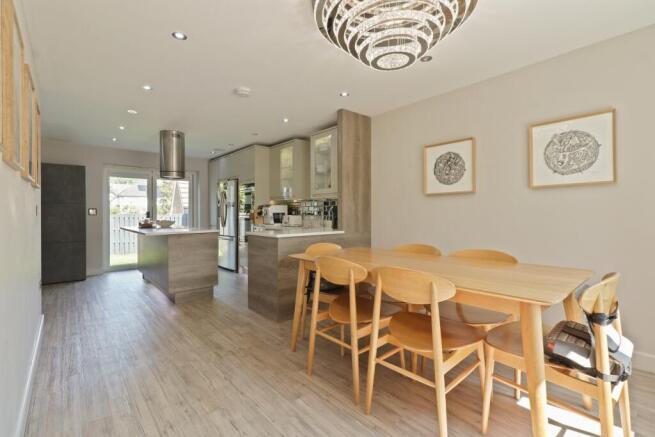 4 bed Detached for sale Image 10