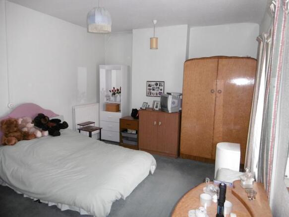 Bedroom 1 (FRONT)