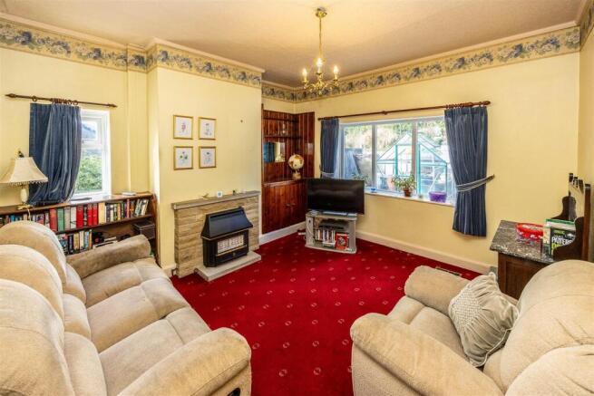 4 bed Detached Bungalow for sale Image 6