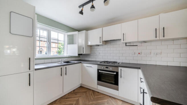3 bed Semi-Detached for sale Image 6