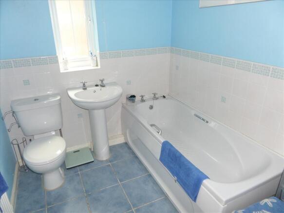 BEDROOM 4