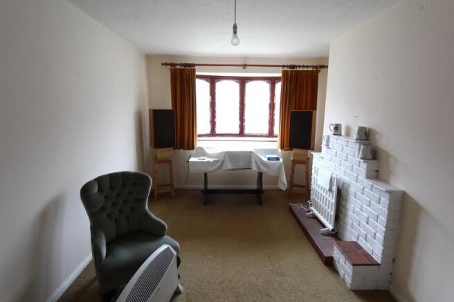 https://s3-eu-west-1.amazonaws.com/propertylab/allanmorris/property-images/standard/5043_5 Hawthorne Close - Sitting Room.JPG