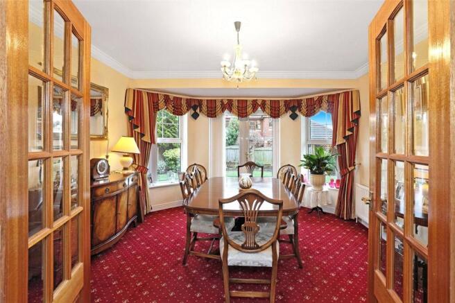 5 bed Detached for sale Image 10