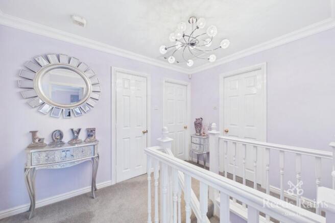 4 bed Detached for sale Image 12