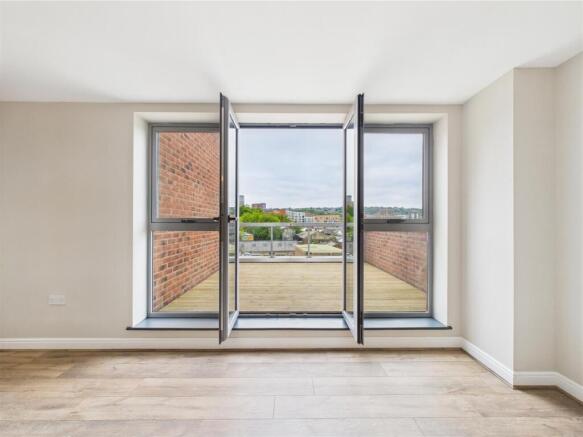 Studio to rent Image 10