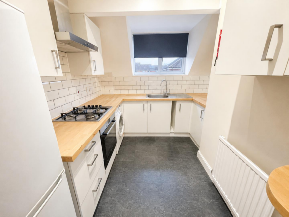 Kitchen (1/2)