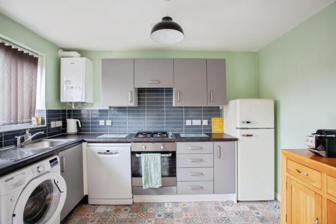 3 bed Semi-Detached for sale Image 9
