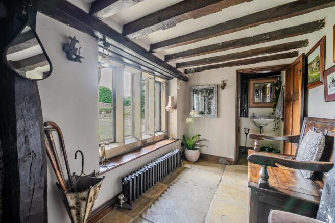 6 bed Detached for sale Image 7