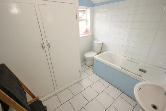 Bathroom.jpg