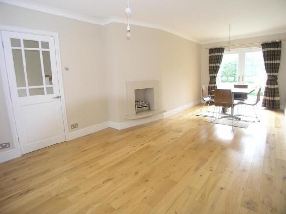 Lounge/Dining Room
