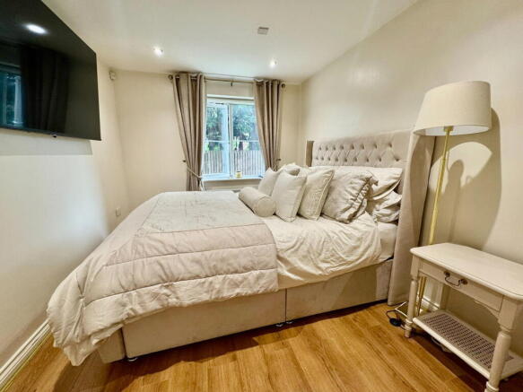 2 bed Apartment for sale Image 9