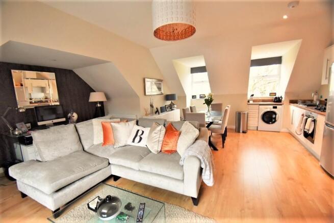 Kitchen / dining / l