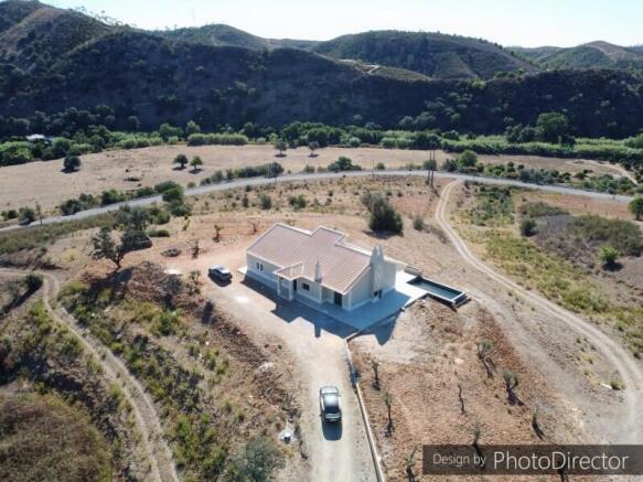 New Detached Villa with 4 Bedrooms and Pool in Silves