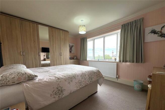 2 bed Apartment for sale Image 8