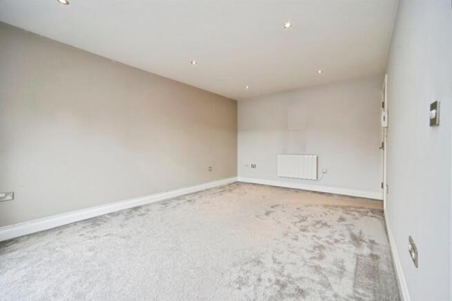 1 bed Flat for sale Image 8