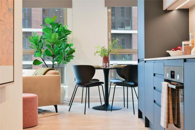 3 bed Apartment to rent Image 8
