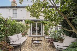 31, The Butts, Thames Street, Sunbury-on-thames TW16 5QF