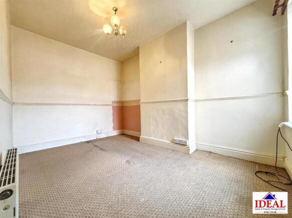 3 bed Terraced for sale Image 11