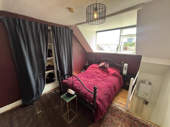 2 bed House to rent Image 10