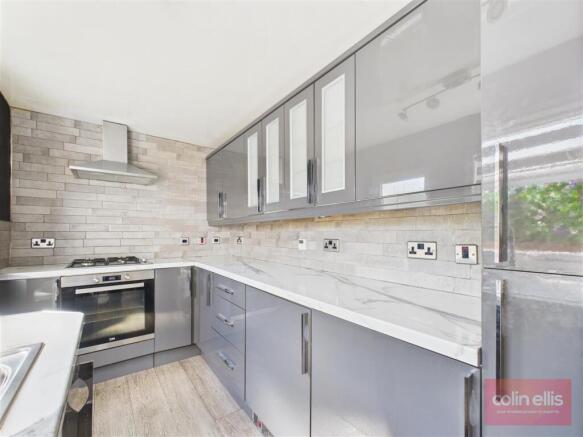 4 bed Terraced for sale Image 7