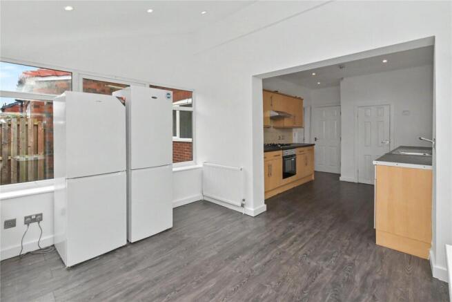 5 bed Semi-Detached for sale Image 12