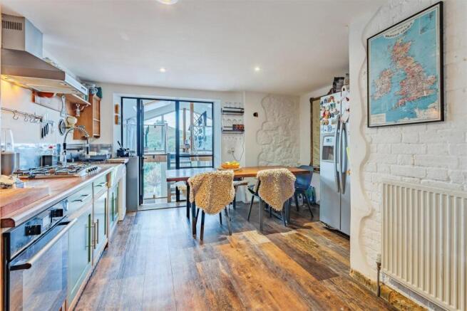 Kitchen Diner (2).jpg