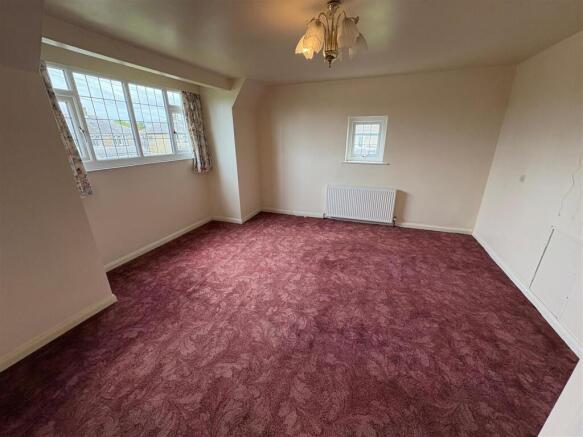 4 bed Detached for sale Image 10