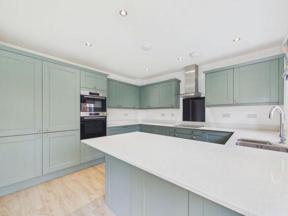 4 bed Detached for sale Image 4