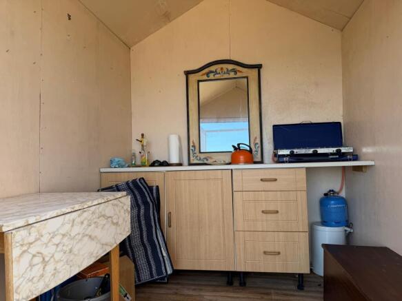 Beach Hut, Calshot Beach West, Calshot, Hampshire photo 5