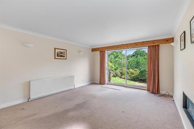 3 bed Link Detached House for sale Image 9