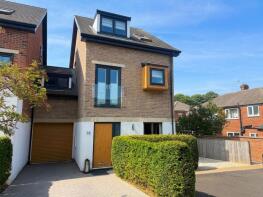 14, Castle Mount, Mirfield WF14 9FE