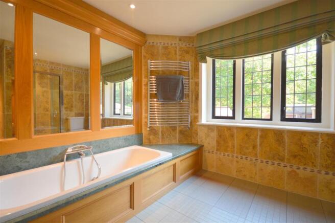 Family Bath/Shower R