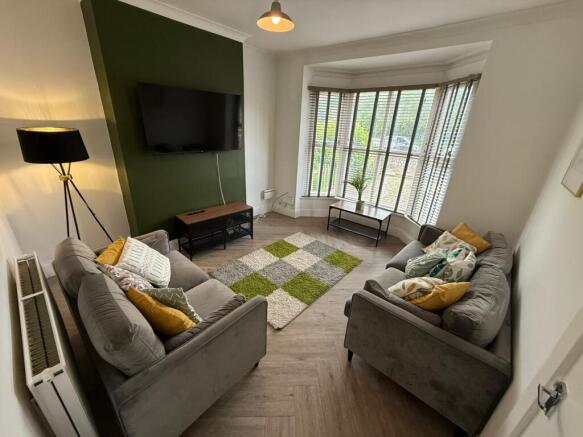 1 bed House Share to rent Image 9