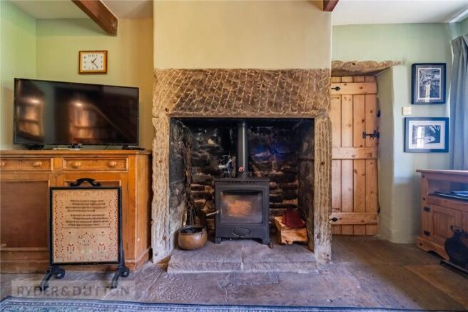 4 bed House for sale Image 11