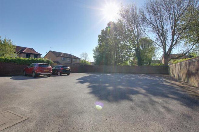 1 bed Flat for sale Image 8