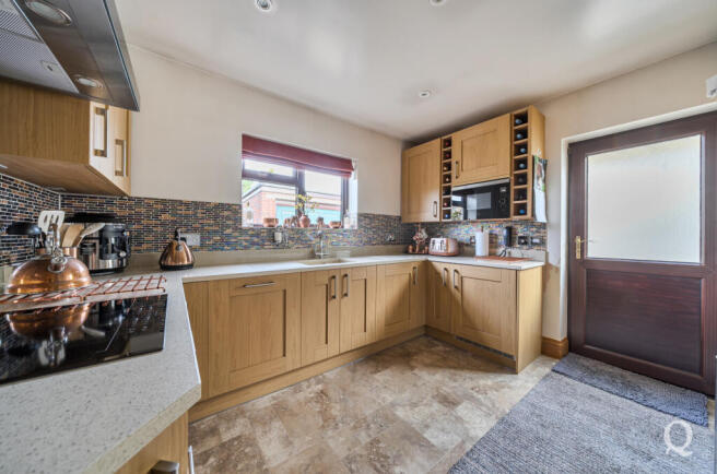 c29cf308-cd80-496...