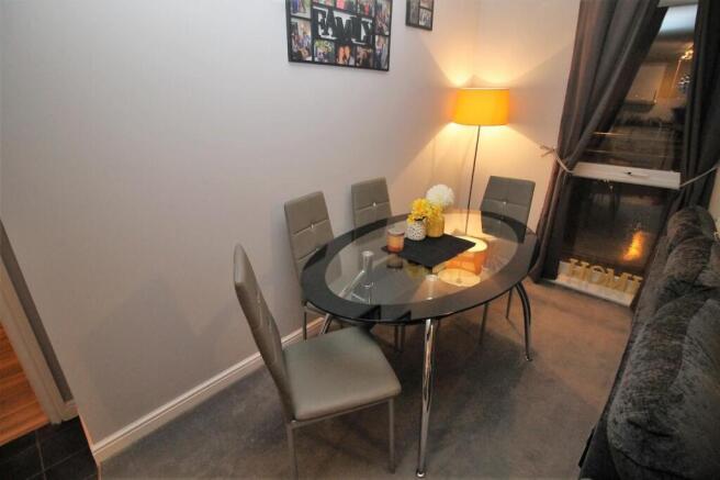 2 bed Flat for sale Image 4