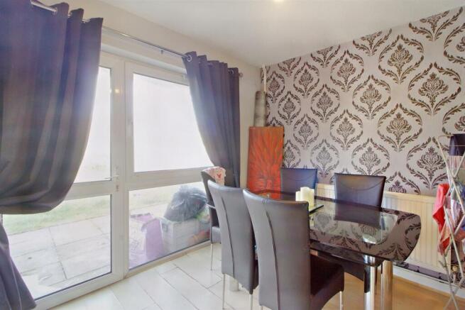8534660-interior14-800.JPG