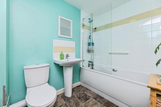 2 bed Flat for sale Image 10