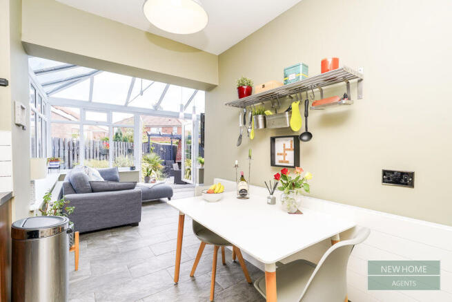 4 bed Detached for sale Image 5