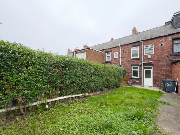 2 bed Terraced to rent Image 10