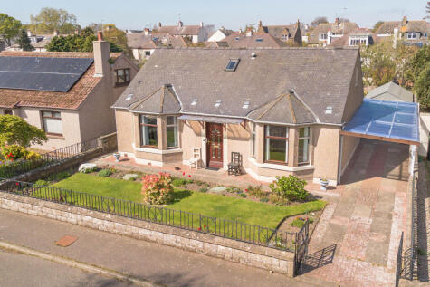 Caird Avenue, Montrose, DD10