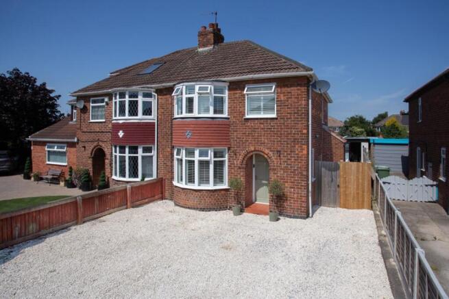 3 bed Semi-Detached for sale Image 2