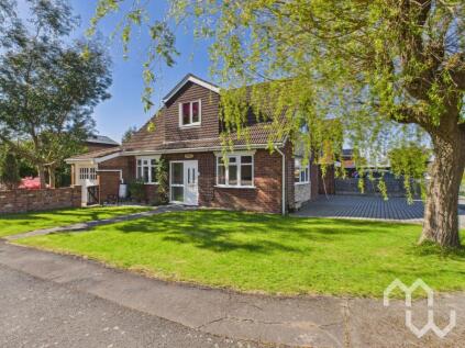 Perfectly Placed in Longton village, Longton